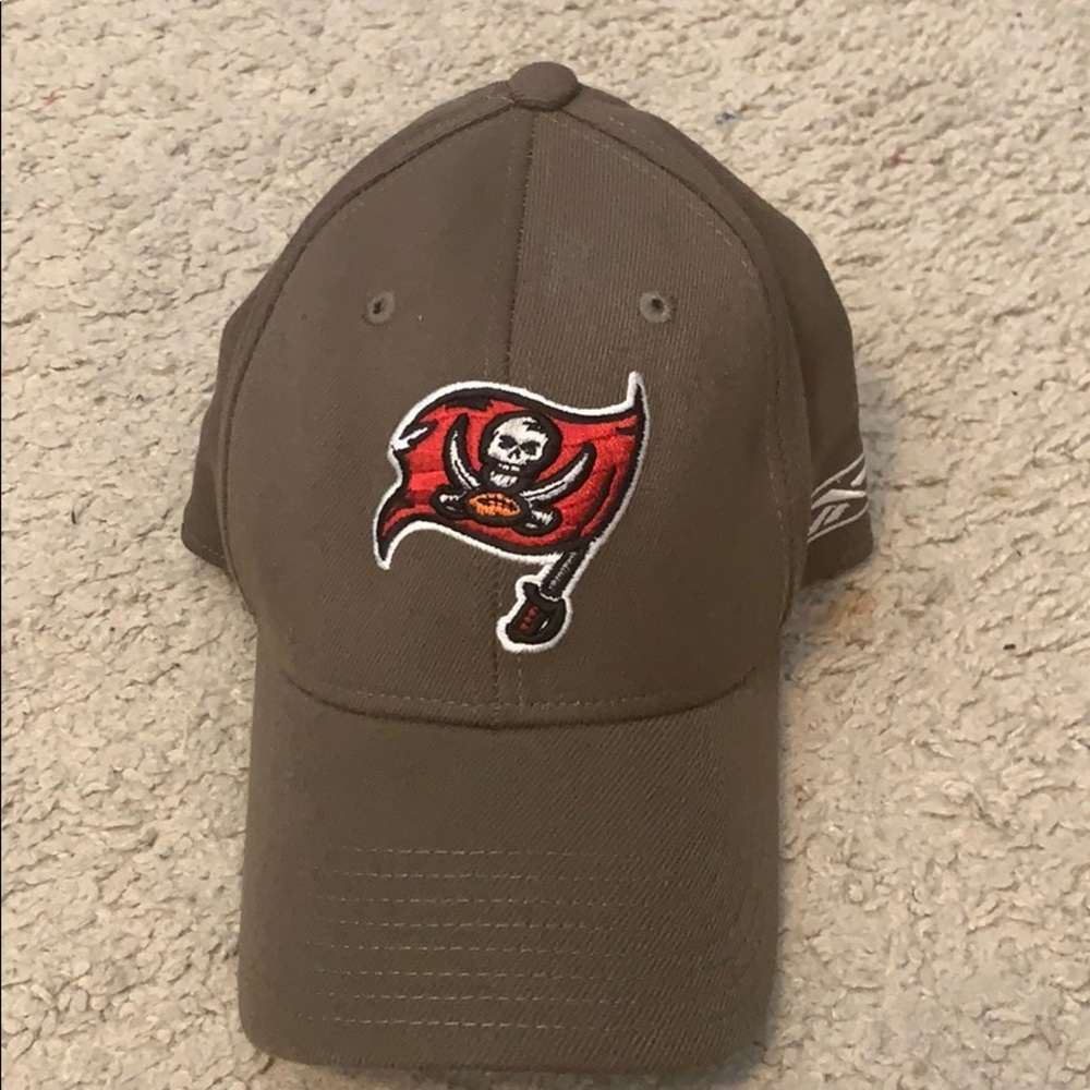 Tampa Bay Buccaneers Pewter Fitted Hat